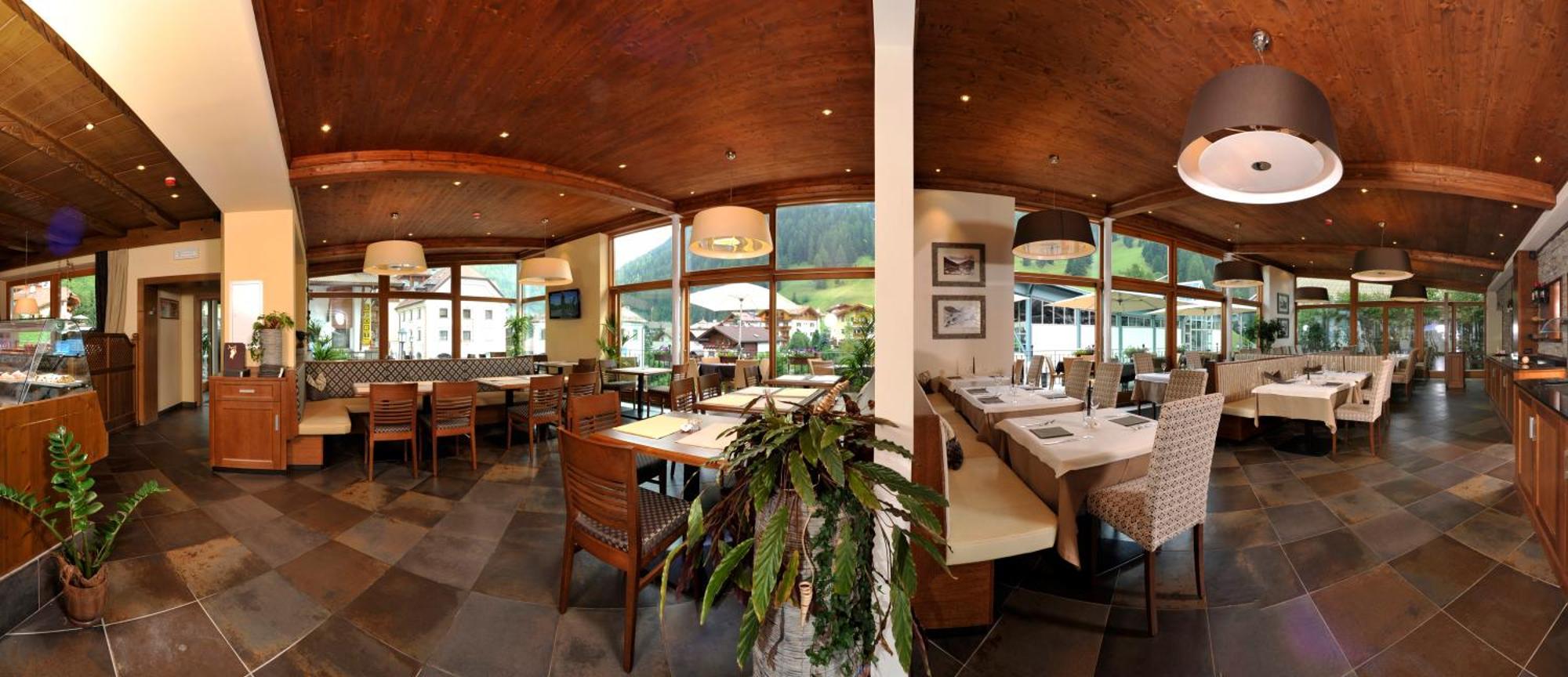 Hotel Europa Dolomites Selva di Val Gardena Dış mekan fotoğraf